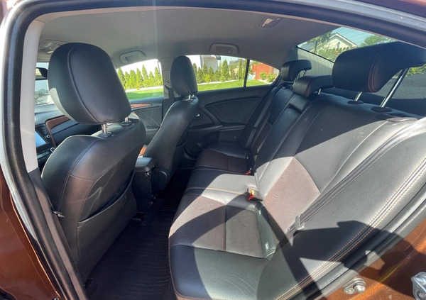 Toyota Avensis cena 45500 przebieg: 182100, rok produkcji 2015 z Środa Śląska małe 137